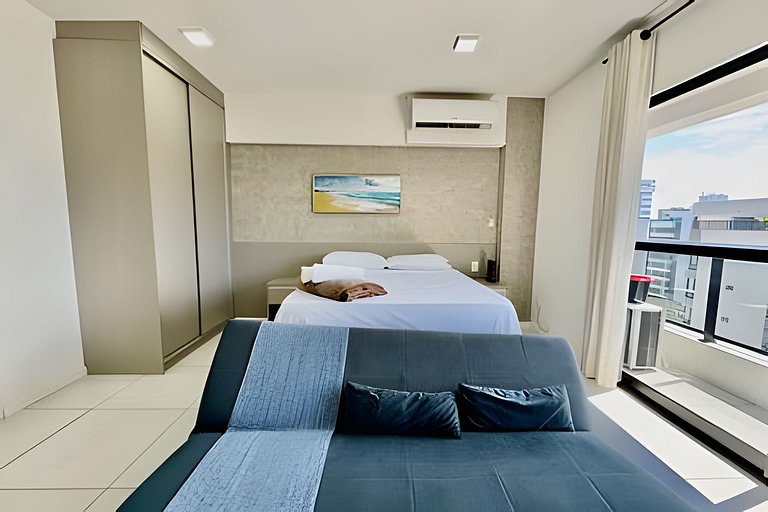 Loft com varanda 100 mt praia