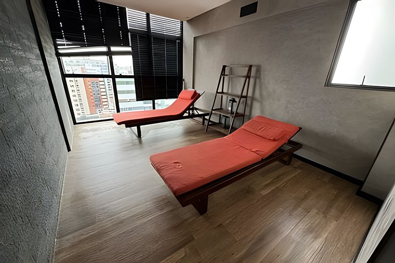 Loft com varanda 100 mt praia