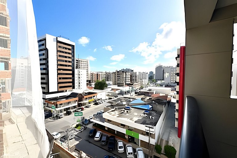 Flat 100 mt praia, varanda, piscina 6x sem juros