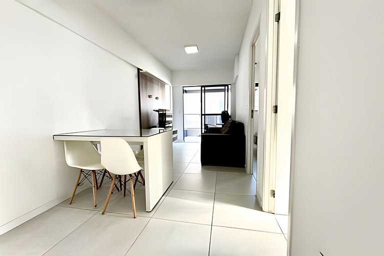 Flat 100 mt praia, varanda, piscina 6x sem juros