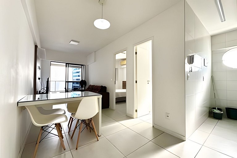 Flat 100 mt praia, varanda, piscina 6x sem juros