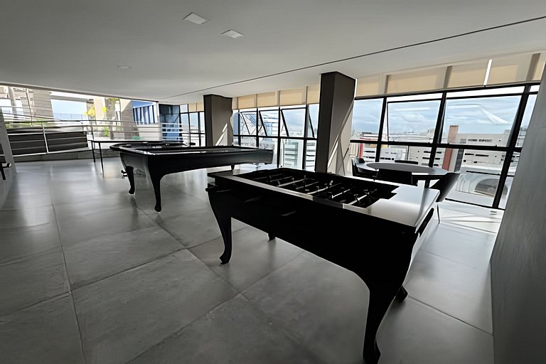 Flat 100 mt praia, varanda, piscina 6x sem juros