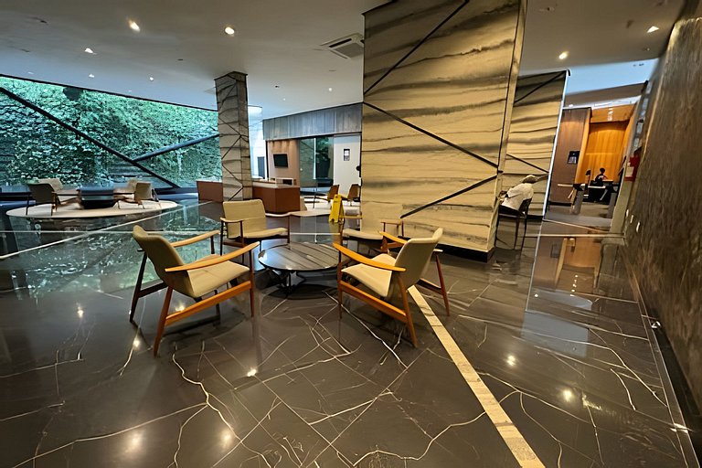 Flat 100 mt praia, varanda, piscina 6x sem juros