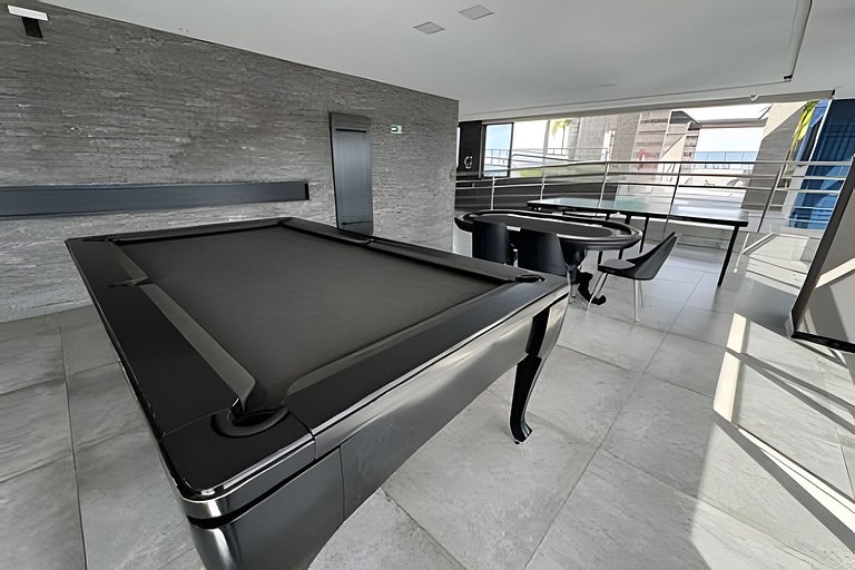 Flat 100 mt praia, varanda, piscina 6x sem juros