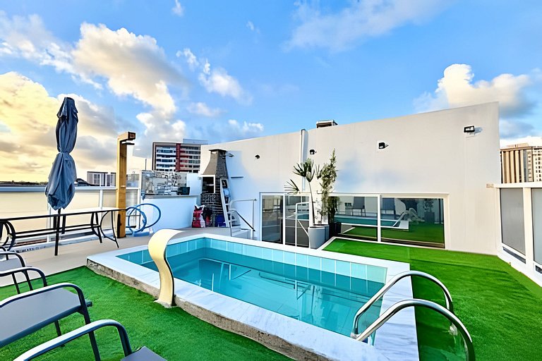 Cobertura exclusiva com piscina privativa e A/C